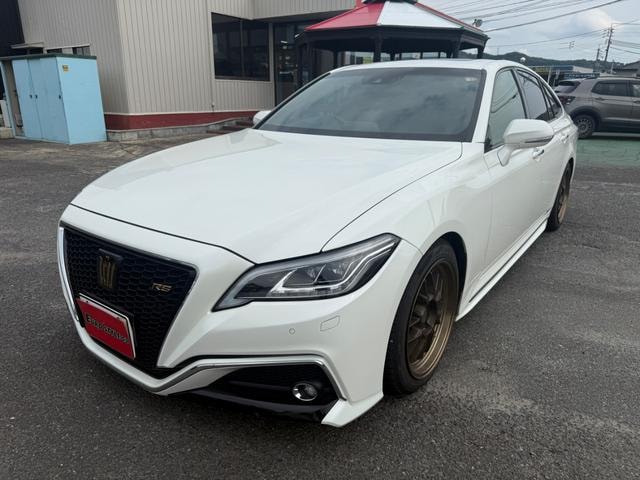 Toyota CROWN 2018 — фото автомобиля
