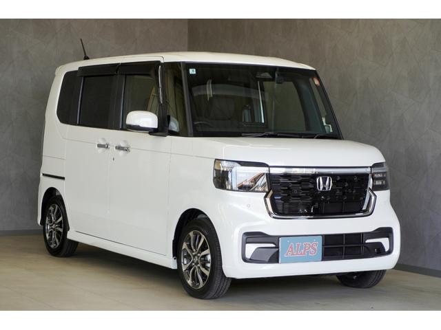 Honda N-BOX CUSTOM 2025 — фото автомобиля 1