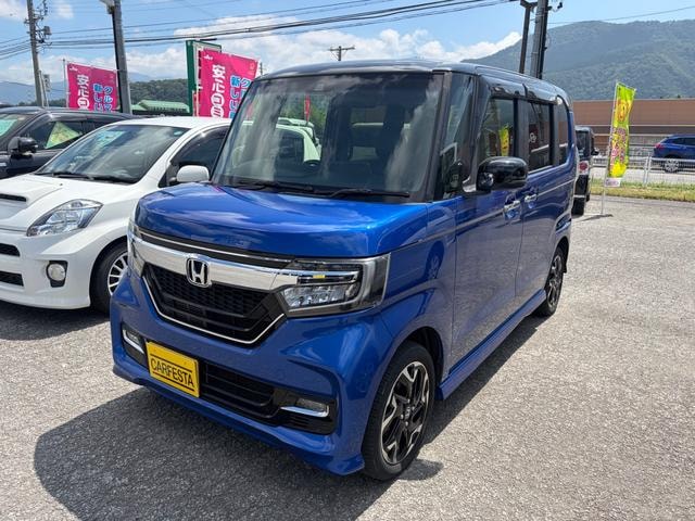 Honda N-BOX CUSTOM 2017 — фото автомобиля 1