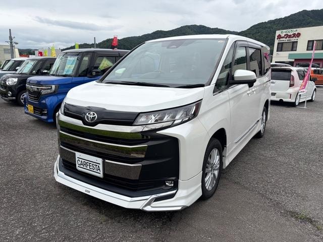 Toyota NOAH 2022 — фото автомобиля 1