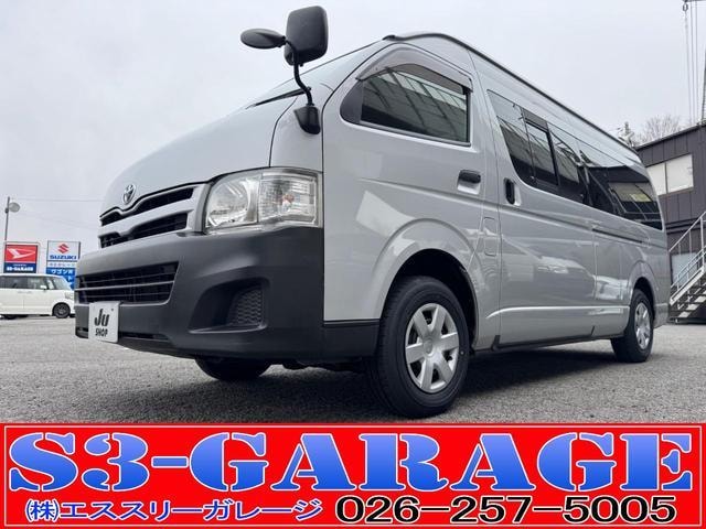 Toyota HIACE COMMUTER 2011 — фото автомобиля