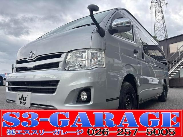Toyota HIACE COMMUTER 2013 — фото автомобиля