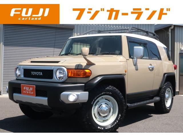 Toyota FJ CRUISER 2016 — фото автомобиля 1