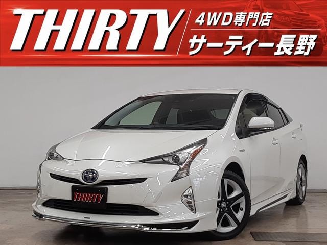 Toyota PRIUS 2017 — фото автомобиля 1