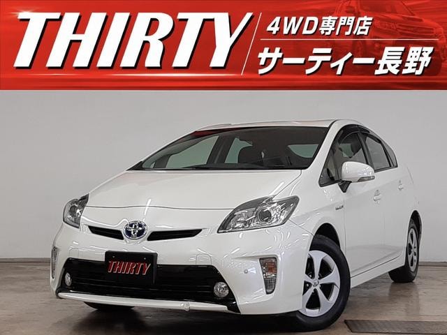 Toyota PRIUS 2013 — фото автомобиля 1