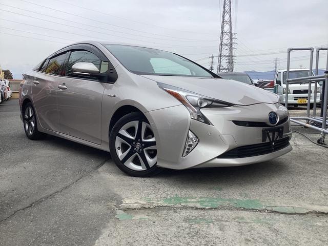 Toyota PRIUS 2016 — фото автомобиля 1