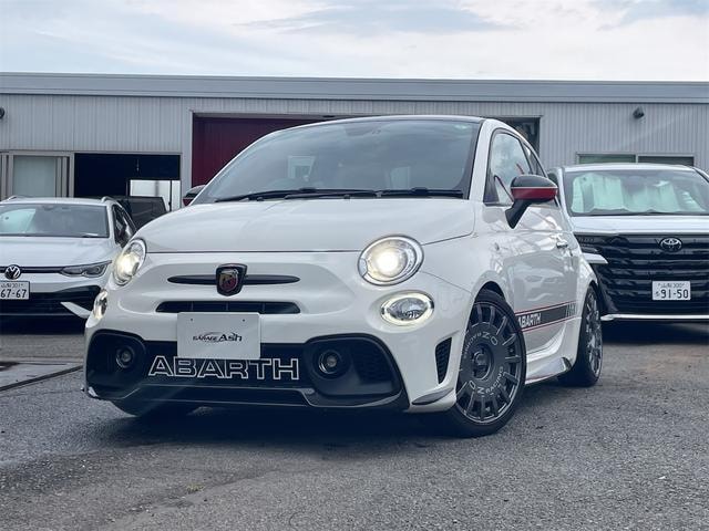 Abarth 595 2021 — фото автомобиля 1