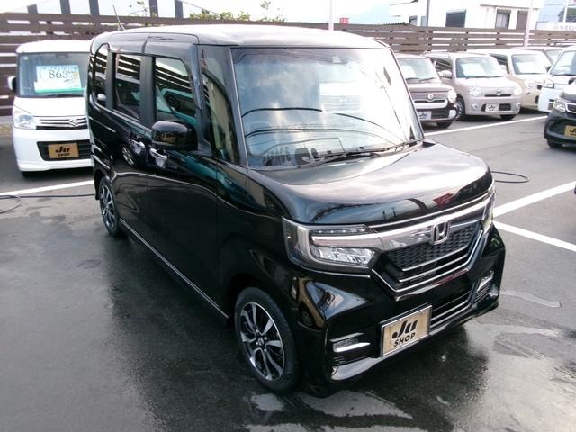 Honda N-BOX CUSTOM 2018 — фото автомобиля 1