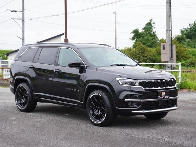 Chrysler Jeep JEEP COMMANDER 2023 — фото автомобиля