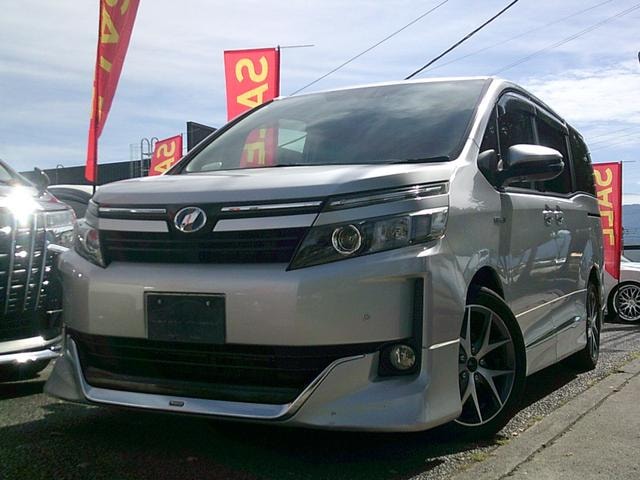 Toyota VOXY 2015 — фото автомобиля 1