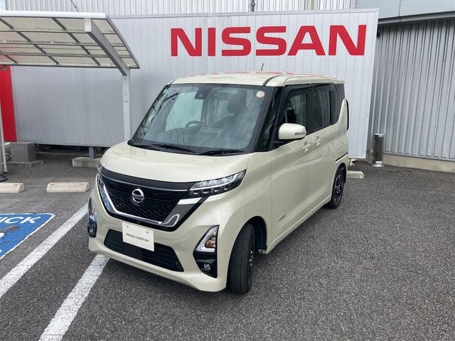 Nissan ROOX 2022 — фото автомобиля 1
