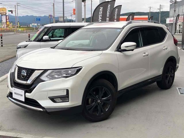 Nissan X-TRAIL 2022 — фото автомобиля