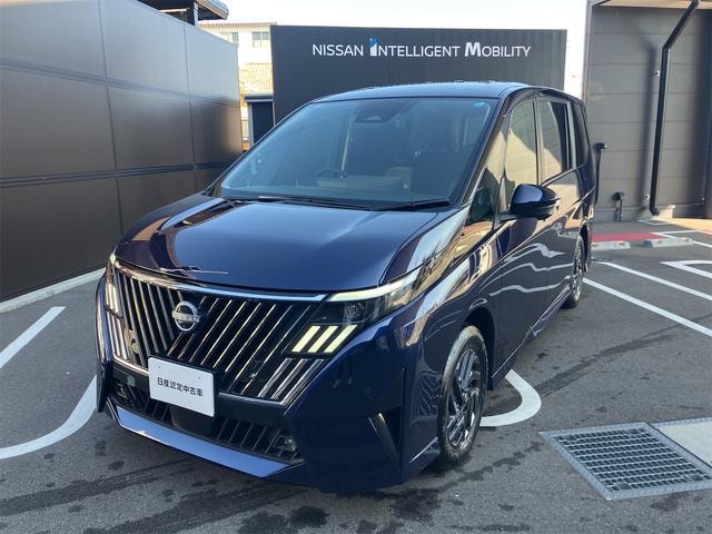 Nissan SERENA 2026 — фото автомобиля 1