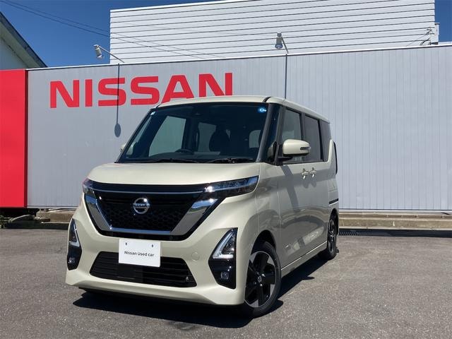 Nissan ROOX 2023 — фото автомобиля 1