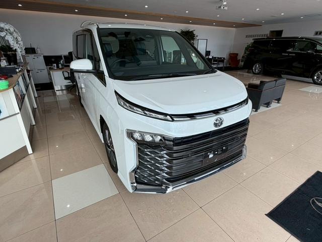Toyota VOXY 2025 — фото автомобиля