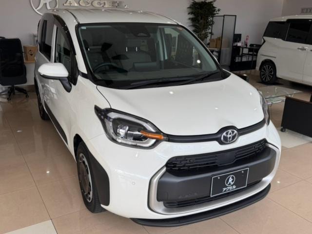 Toyota SIENTA 2023 — фото автомобиля 1