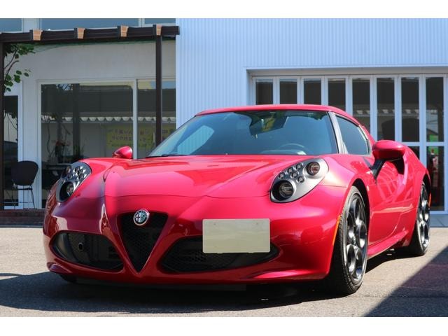 Alfa Romeo 4C 2015 — фото автомобиля
