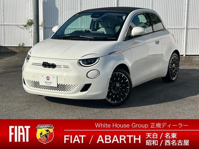 Fiat 500e 2026 — фото автомобиля 1
