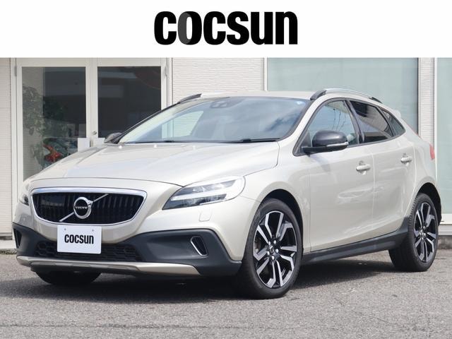 Volvo V40 2017 — фото автомобиля 1