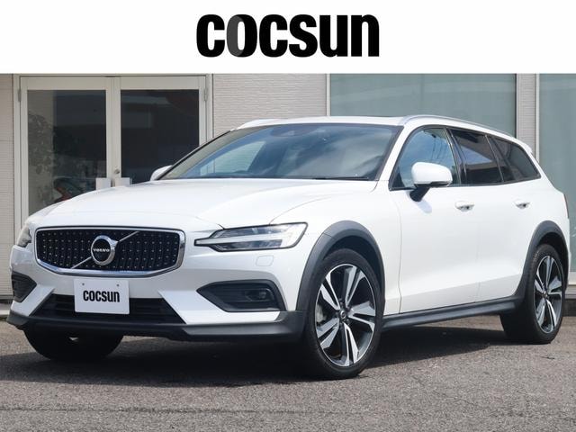 Volvo V60 2019 — фото автомобиля 1