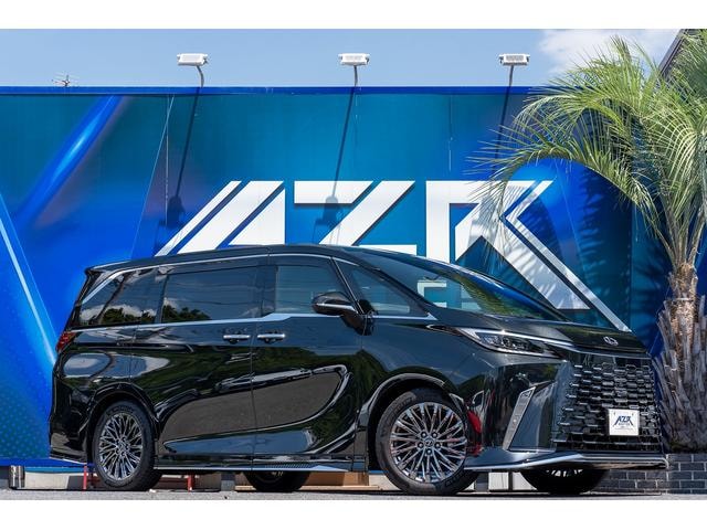 Lexus LM 2024 — фото автомобиля