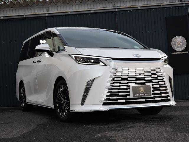 Lexus LM 2024 — фото автомобиля