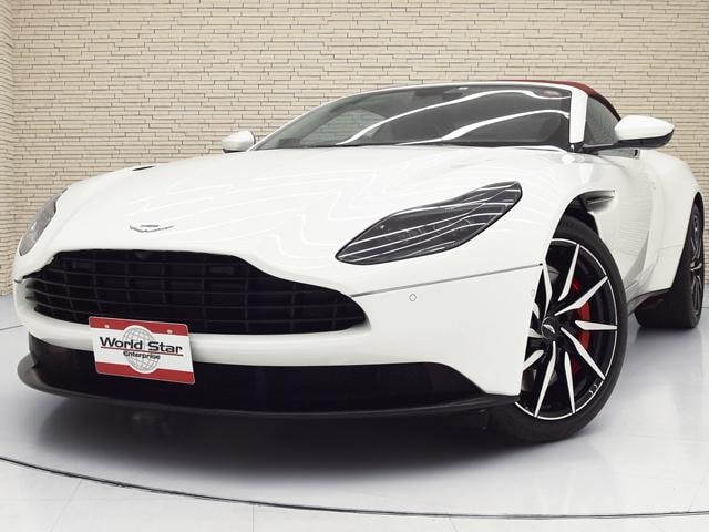 Aston Martin DB11 2018 — фото автомобиля