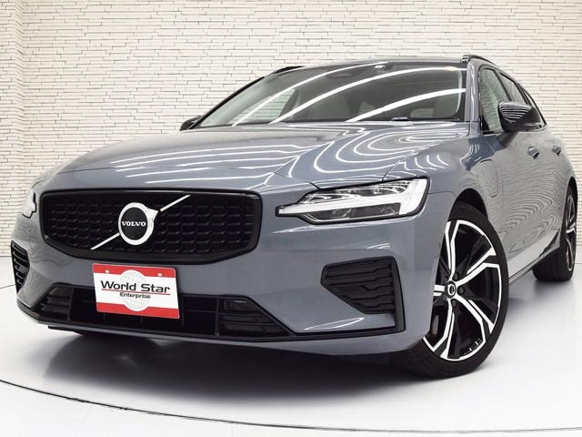Volvo V60 2023 — фото автомобиля 1