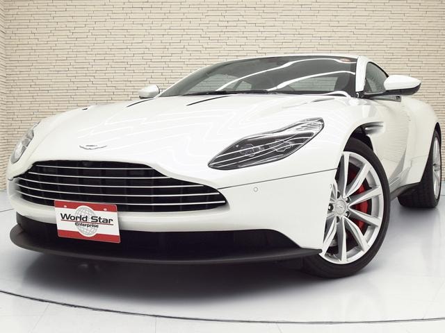 Aston Martin DB11 2018 — фото автомобиля