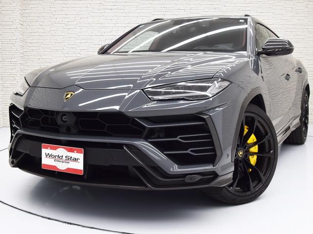 Lamborghini URUS 2022 — фото автомобиля