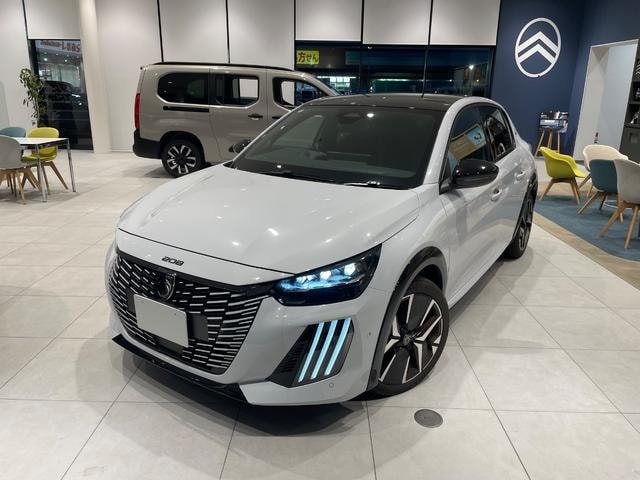 Peugeot 208 2025 — фото автомобиля