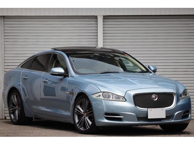 Jaguar XJ 2010 — фото автомобиля 1