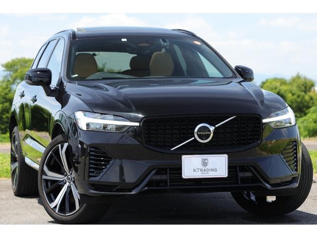 Volvo XC60 2023 — фото автомобиля 1