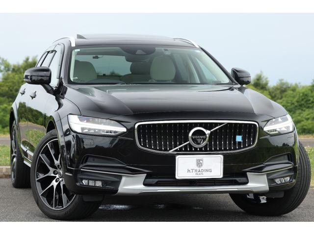 Volvo V90 2017 — фото автомобиля 1