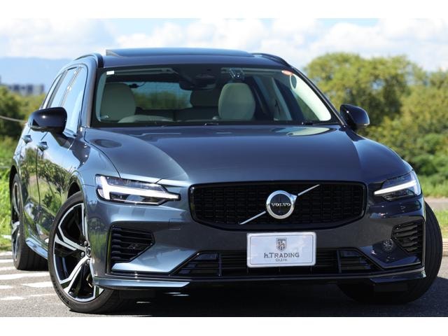 Volvo V60 2022 — фото автомобиля