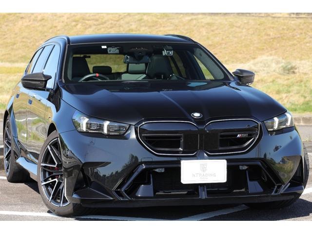Bmw M5 2025 — фото автомобиля