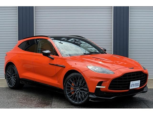 Aston Martin DBX 2025 — фото автомобиля