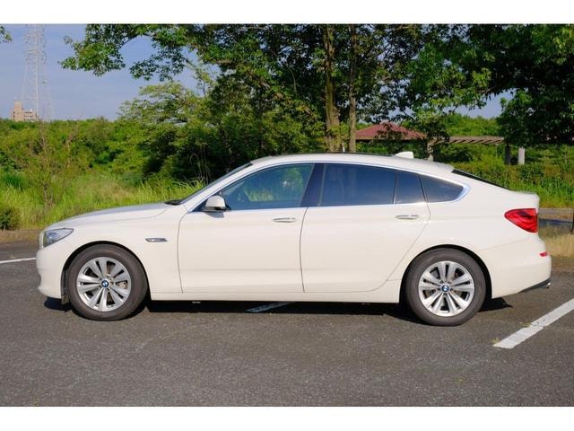 Bmw 5 SERIES 2012 — фото автомобиля 1