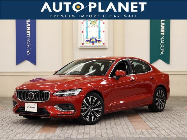 Volvo S60 2024 — фото автомобиля 1