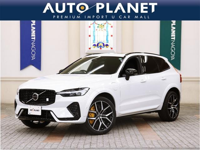 Volvo XC60 2021 — фото автомобиля