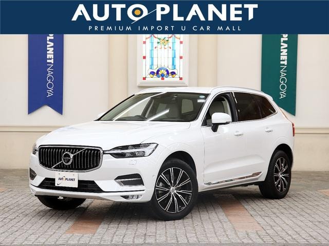 Volvo XC60 2021 — фото автомобиля 1
