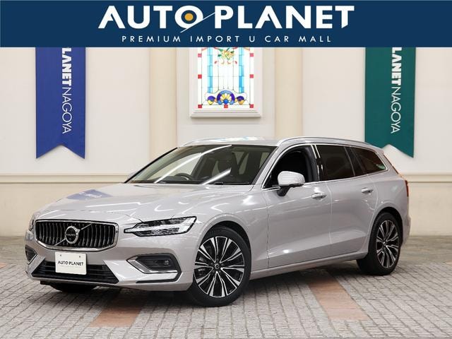 Volvo V60 2023 — фото автомобиля 1
