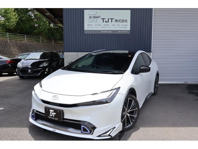 Toyota PRIUS 2023 — фото автомобиля