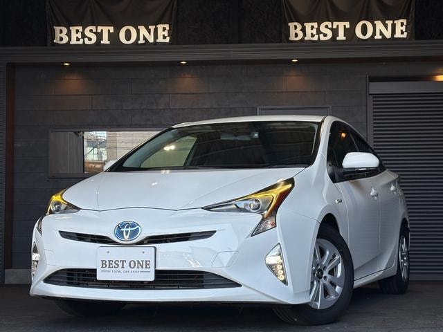 Toyota PRIUS 2016 — фото автомобиля 1