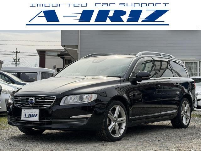 Volvo V70 2016 — фото автомобиля 1