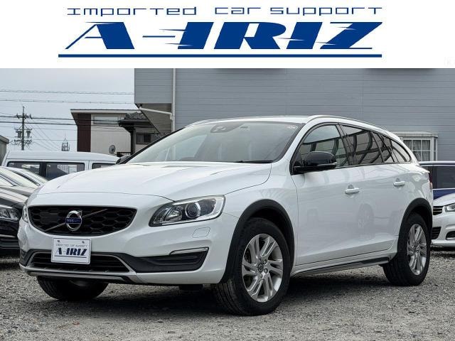 Volvo V60 2017 — фото автомобиля