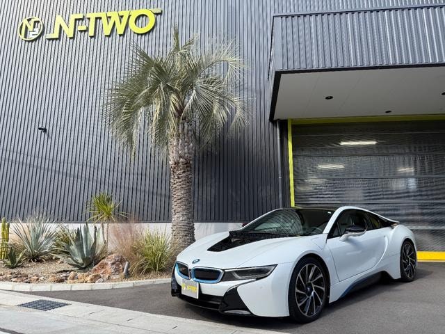 Bmw i8 2015 — фото автомобиля 1