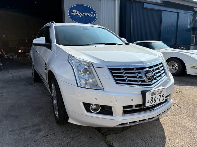 Cadillac SRX CROSSOVER 2015 — фото автомобиля