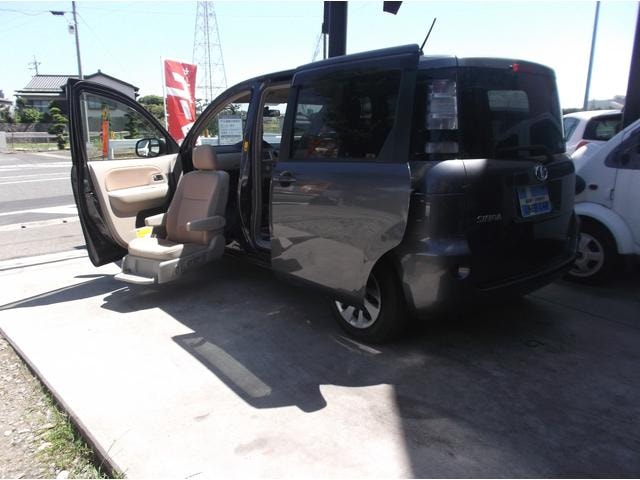 Toyota SIENTA 2012 — фото автомобиля 1