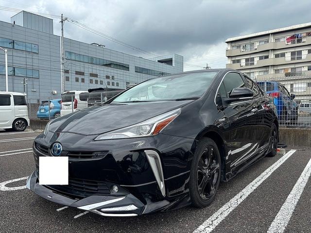 Toyota PRIUS 2019 — фото автомобиля 1
